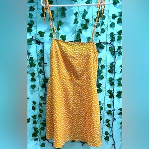 Yellow/Orange beach/pool cover dress with white flowery detail